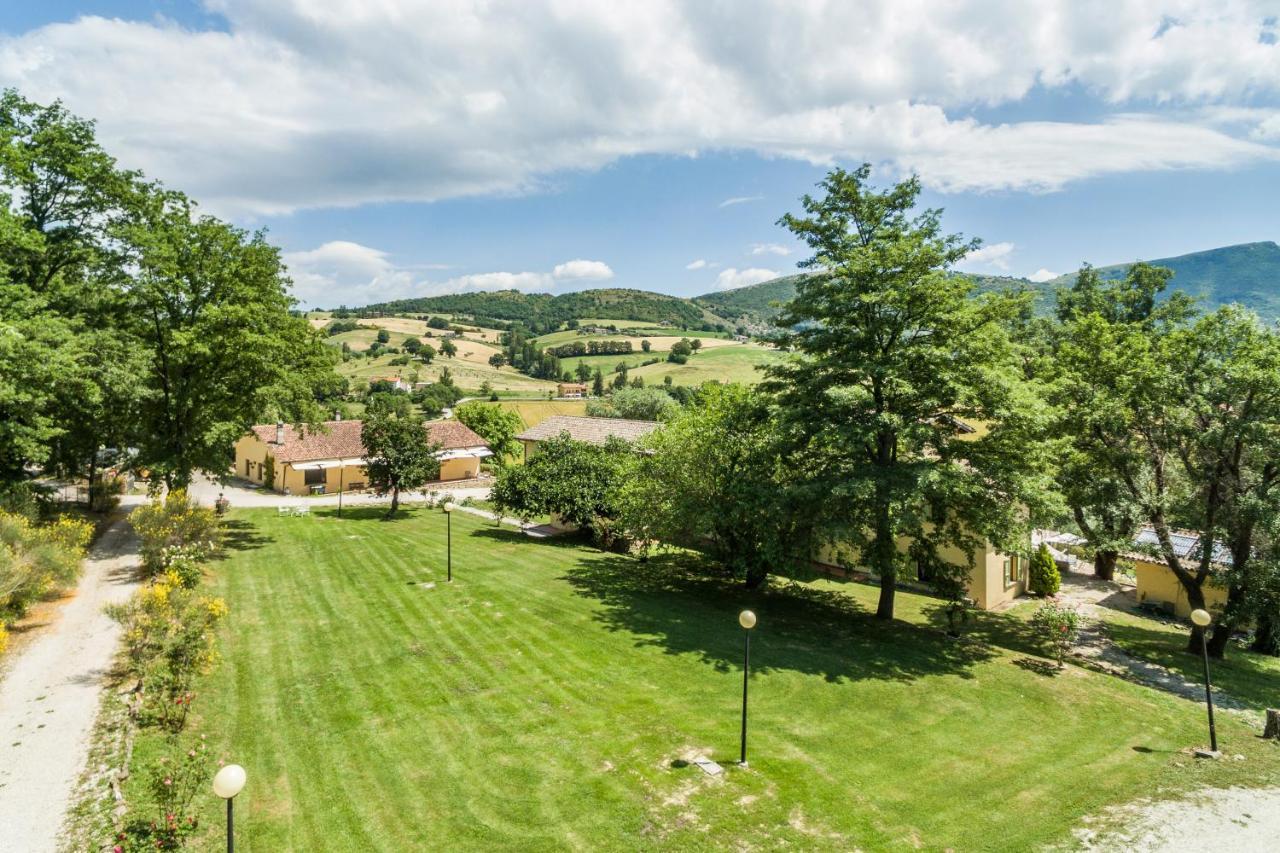 Abadia Farneto Villa กุบบีโอ ภายนอก รูปภาพ